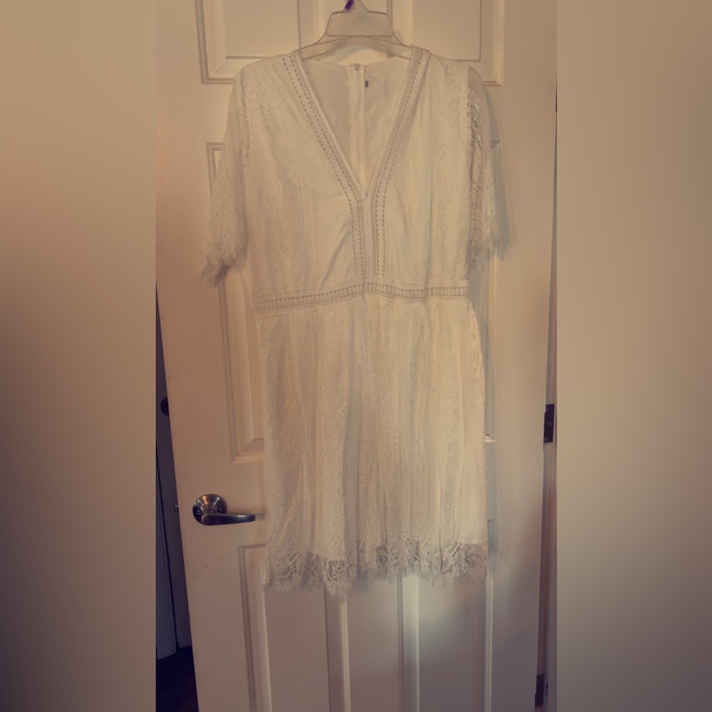 White lace short sleeve dress